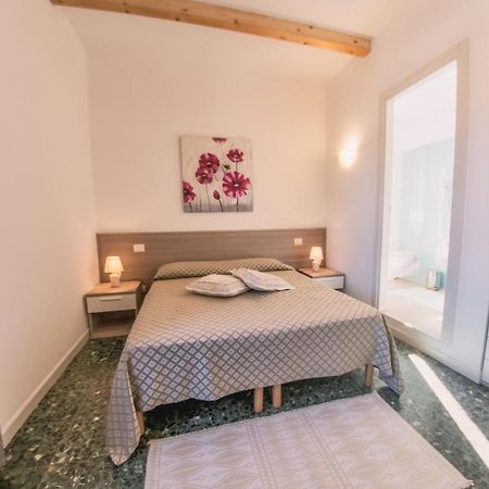 B&B Da Nicoletta San Pantaleo Exterior foto